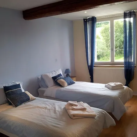 Haus Fuer 6 Personen Und 8 In Villautou By Interhome Сasa de vacaciones *