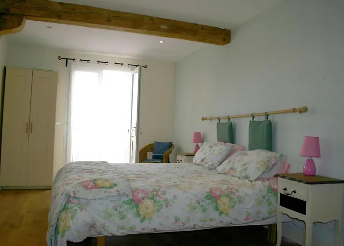 Сasa de vacaciones Haus Fuer 6 Personen Und 8 In Villautou By Interhome *